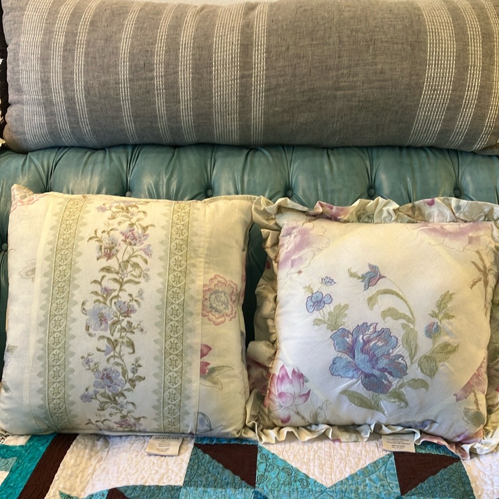 Mary Janes Farm Lot of 2 Pillows